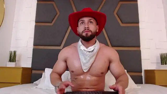 Snapshot of massimofiore_ chatting on 3, 2, 2026 massimofiore online show from 3, 2, 2026