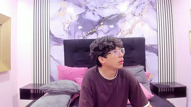 Snapshot of Desire_Ecstasy chatting on 3, 2, 2026 Desire Ecstasy online show from 3, 2, 2026