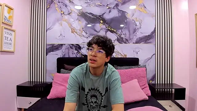 Snapshot of Desire_Ecstasy chatting on 4, 2, 2026 Desire Ecstasy online show from 4, 2, 2026