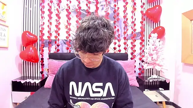 Snapshot of Desire_Ecstasy chatting on 15, 2, 2026 Desire Ecstasy online show from 15, 2, 2026