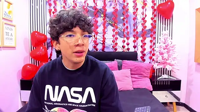 Snapshot of Desire_Ecstasy chatting on 21, 2, 2026 Desire Ecstasy online show from 21, 2, 2026