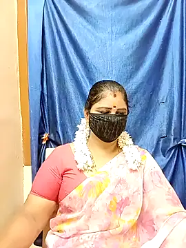 Snapshot of sushma26 chatting on 2, 10, 2025 sushma26 online show from 2, 10, 2025