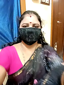 Snapshot of sushma26 chatting on 4, 11, 2025 sushma26 online show from 4, 11, 2025