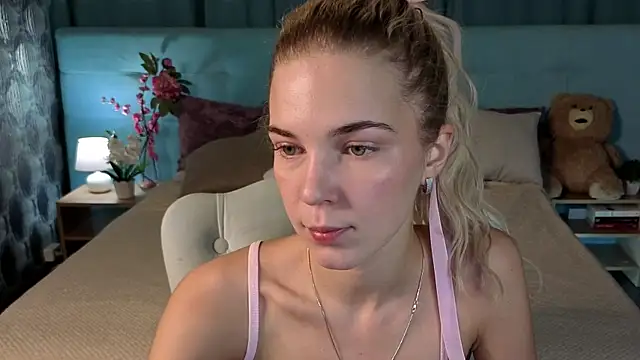 Aurora Bennet online show from 21, 11, 2025