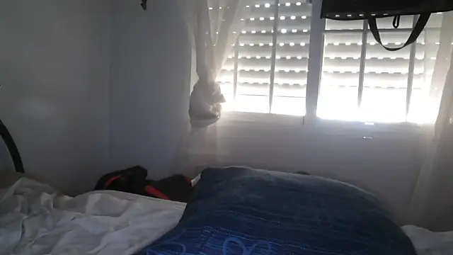 Snapshot of yumara351 chatting on 24, 4, 2026 yumara351 online show from 24, 4, 2026