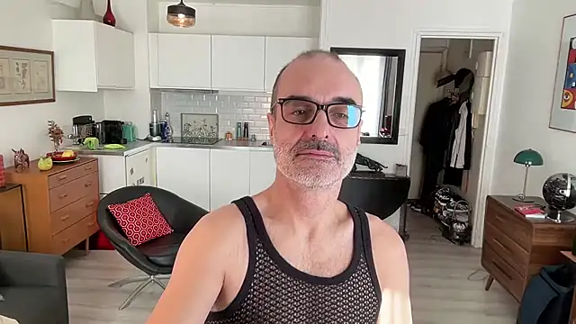 Snapshot of Milkywaymen chatting on 12, 3, 2026 Milkywaymen online show from 12, 3, 2026