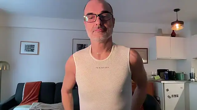 Snapshot of Milkywaymen chatting on 13, 3, 2026 Milkywaymen online show from 13, 3, 2026