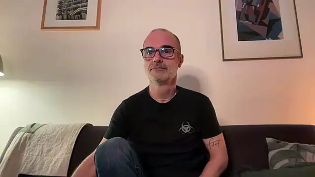 Snapshot of Milkywaymen chatting on 20, 4, 2026 Milkywaymen online show from 20, 4, 2026