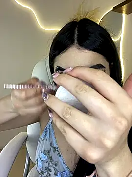 Zoe Serrat online show from 25, 10, 2025