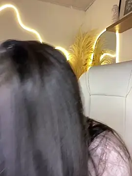 Zoe Serrat online show from 26, 11, 2025