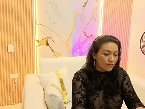 Snapshot of Madam_Hott chatting on 9, 9, 2025 Madam Hott online show from 9, 9, 2025