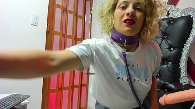 Snapshot of indigo_thc5 chatting on 28, 11, 2025 indigo thc5 online show from 28, 11, 2025