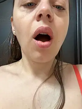 ladywithbigass online show from 14, 3, 2026