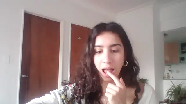 Snapshot of Souphicherry chatting on 12, 10, 2025 Souphicherry online show from 12, 10, 2025