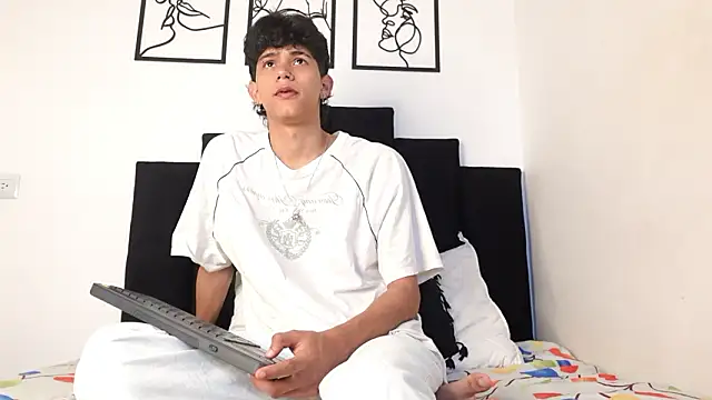 Snapshot of alexmark_ chatting on 5, 2, 2026 alexmark online show from 5, 2, 2026