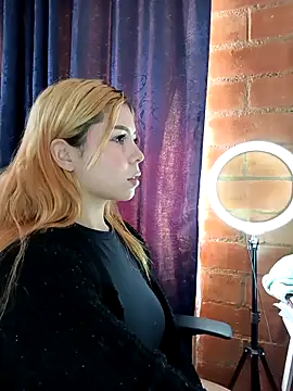 SiennaValera online show from 10, 9, 2025