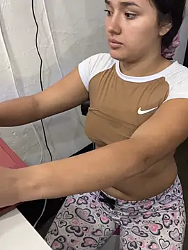 Luciaparker03 online show from 4, 2, 2026