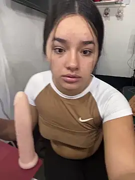 Luciaparker03 online show from 13, 2, 2026