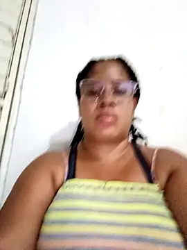 Big ass submissive online show from 10, 4, 2026