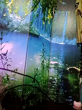 Snapshot of welcome-to-the-jungle chatting on 2, 4, 2026 welcome-to-the-jungle online show from 2, 4, 2026