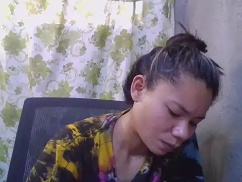 Sweeetgurll online show from 11, 9, 2025