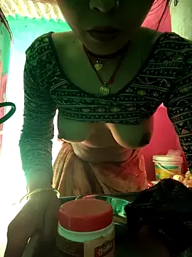 Snapshot of Monika_thakurr chatting on 17, 2, 2026 Monika thakurr online show from 17, 2, 2026