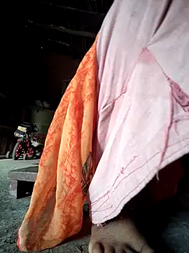 Snapshot of Monika_thakurr chatting on 8, 4, 2026 Monika thakurr online show from 8, 4, 2026