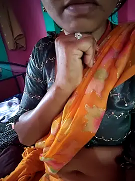 Snapshot of Monika_thakurr chatting on 20, 4, 2026 Monika thakurr online show from 20, 4, 2026