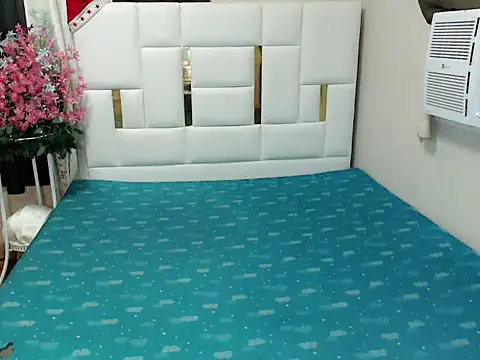 Snapshot of diamondnaked_ chatting on 7, 10, 2025 diamondnaked  online show from 7, 10, 2025