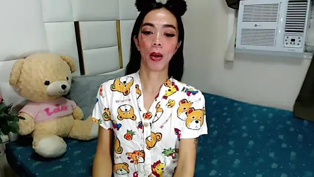 Snapshot of diamondnaked_ chatting on 13, 10, 2025 diamondnaked  online show from 13, 10, 2025