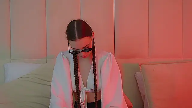 Snapshot of VeronicaVances chatting on 16, 3, 2026 VeronicaVances online show from 16, 3, 2026