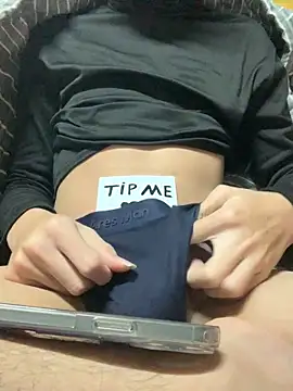 Snapshot of themloncuaem chatting on 31, 10, 2025 themloncuaem online show from 31, 10, 2025