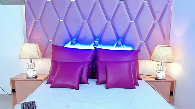 MaskedGirl  online show from 5, 11, 2025