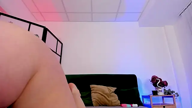 Mary Lori online show from 4, 3, 2026