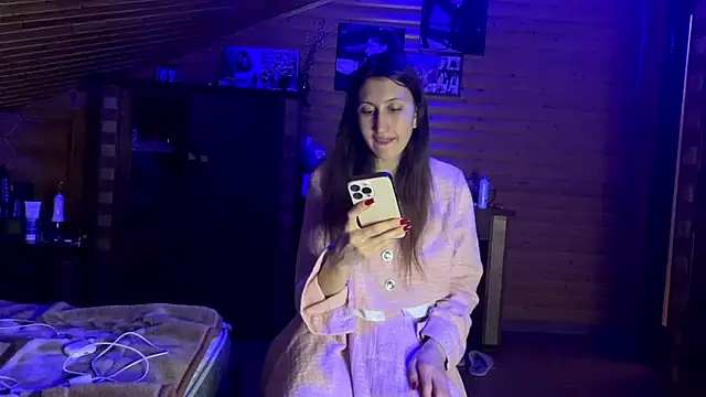 Shyselly online show from 4, 10, 2025