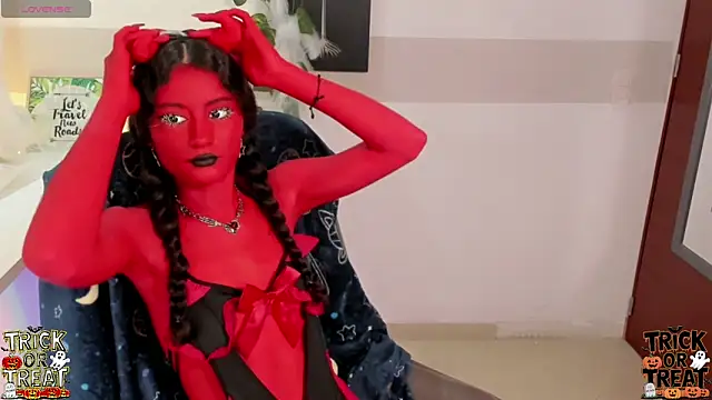 Snapshot of Krysten_Riter chatting on 31, 10, 2025 Krysten Riter online show from 31, 10, 2025