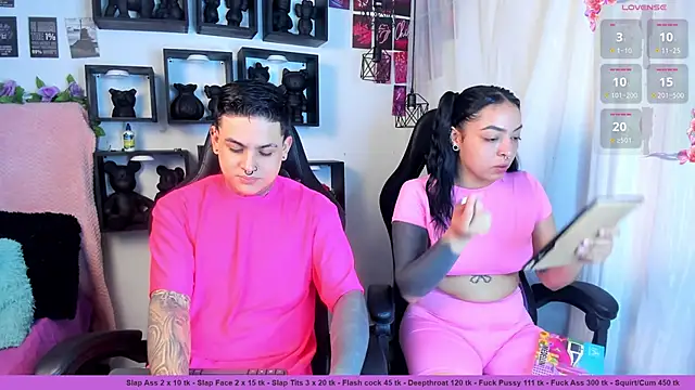 Sarahandzack online show from 10, 11, 2025