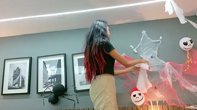 luna roja25 online show from 6, 11, 2025