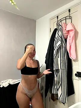 KayleeBella online show from 2, 10, 2025