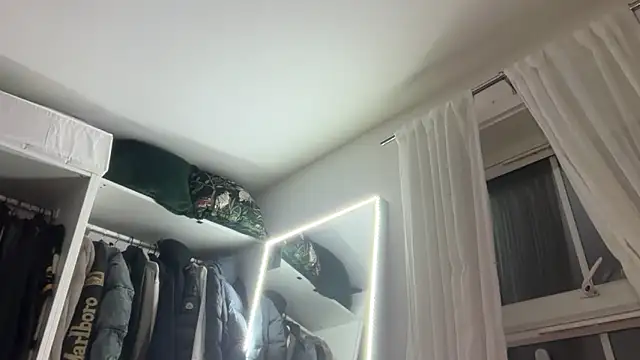 Snapshot of KayleeBella chatting on 17, 3, 2026 KayleeBella online show from 17, 3, 2026