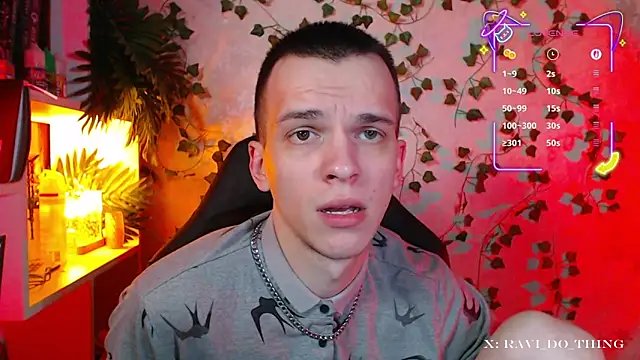 Snapshot of frozen_boy chatting on 17, 9, 2025 frozen boy online show from 17, 9, 2025