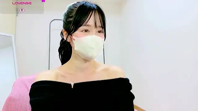 Snapshot of Anne_Anne_chan chatting on 24, 11, 2025 Anne Anne chan online show from 24, 11, 2025