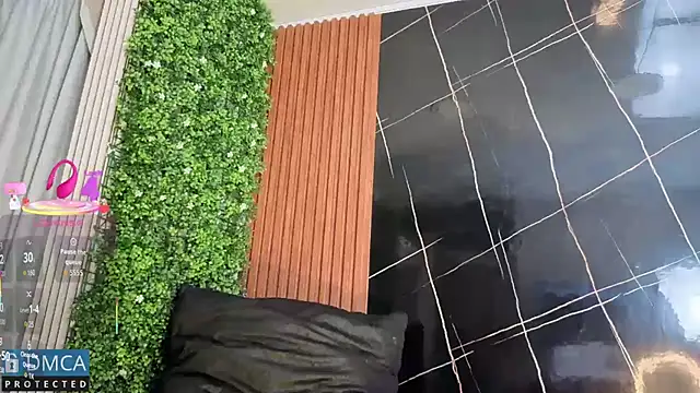 Kiara Zahiri   online show from 3, 11, 2025