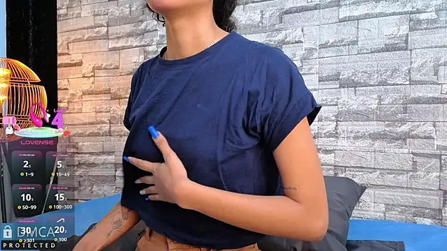 Kiara Zahiri   online show from 21, 11, 2025