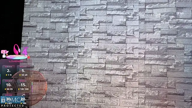 Kiara Zahiri   online show from 19, 12, 2025