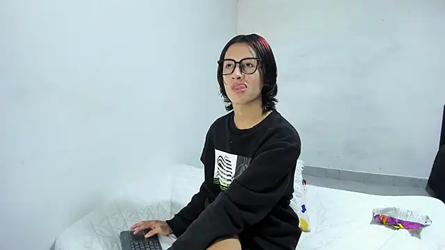 Snapshot of harold_sm chatting on 4, 12, 2025 harold sm online show from 4, 12, 2025