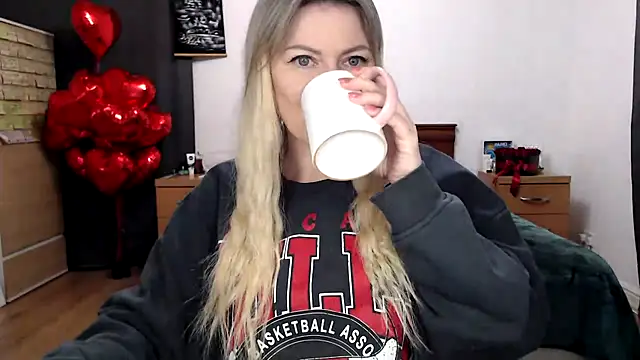 Snapshot of ParadiseAlina chatting on 9, 2, 2026 ParadiseAlina online show from 9, 2, 2026