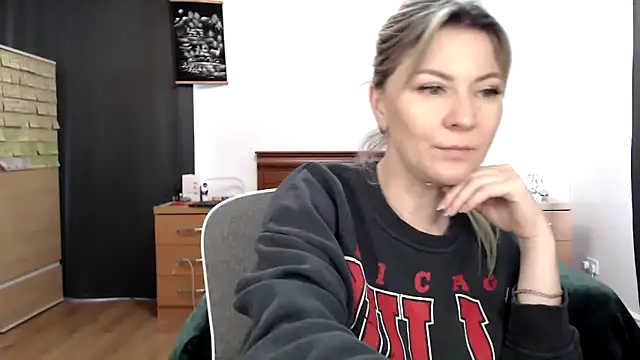 Snapshot of ParadiseAlina chatting on 19, 2, 2026 ParadiseAlina online show from 19, 2, 2026