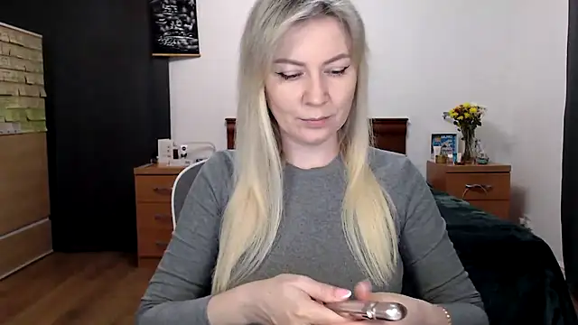 Snapshot of ParadiseAlina chatting on 5, 3, 2026 ParadiseAlina online show from 5, 3, 2026