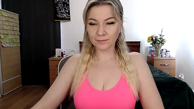 Snapshot of ParadiseAlina chatting on 5, 4, 2026 ParadiseAlina online show from 5, 4, 2026